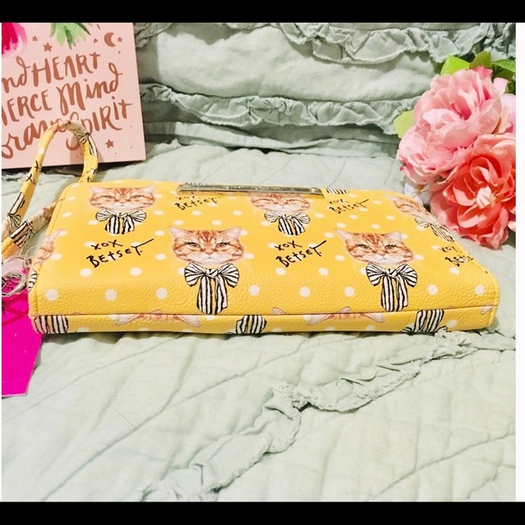 Betsy Johnson yellow kitten wallet - Picture 3 of 7